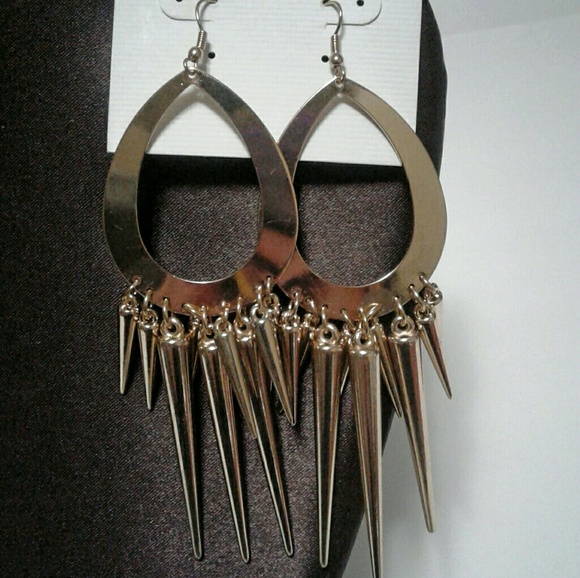 Gold Tone Jewelry Bundle - Picture 4 of 4